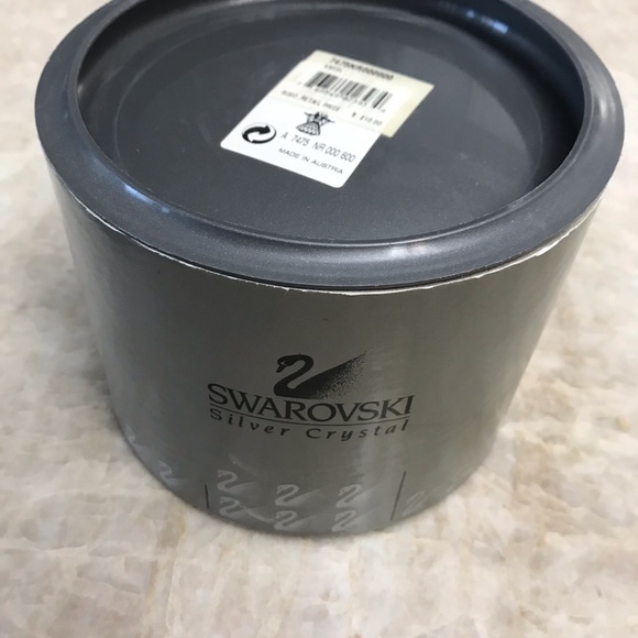 Larger size Swarovski crystal angel figurine - Picture 5 of 5